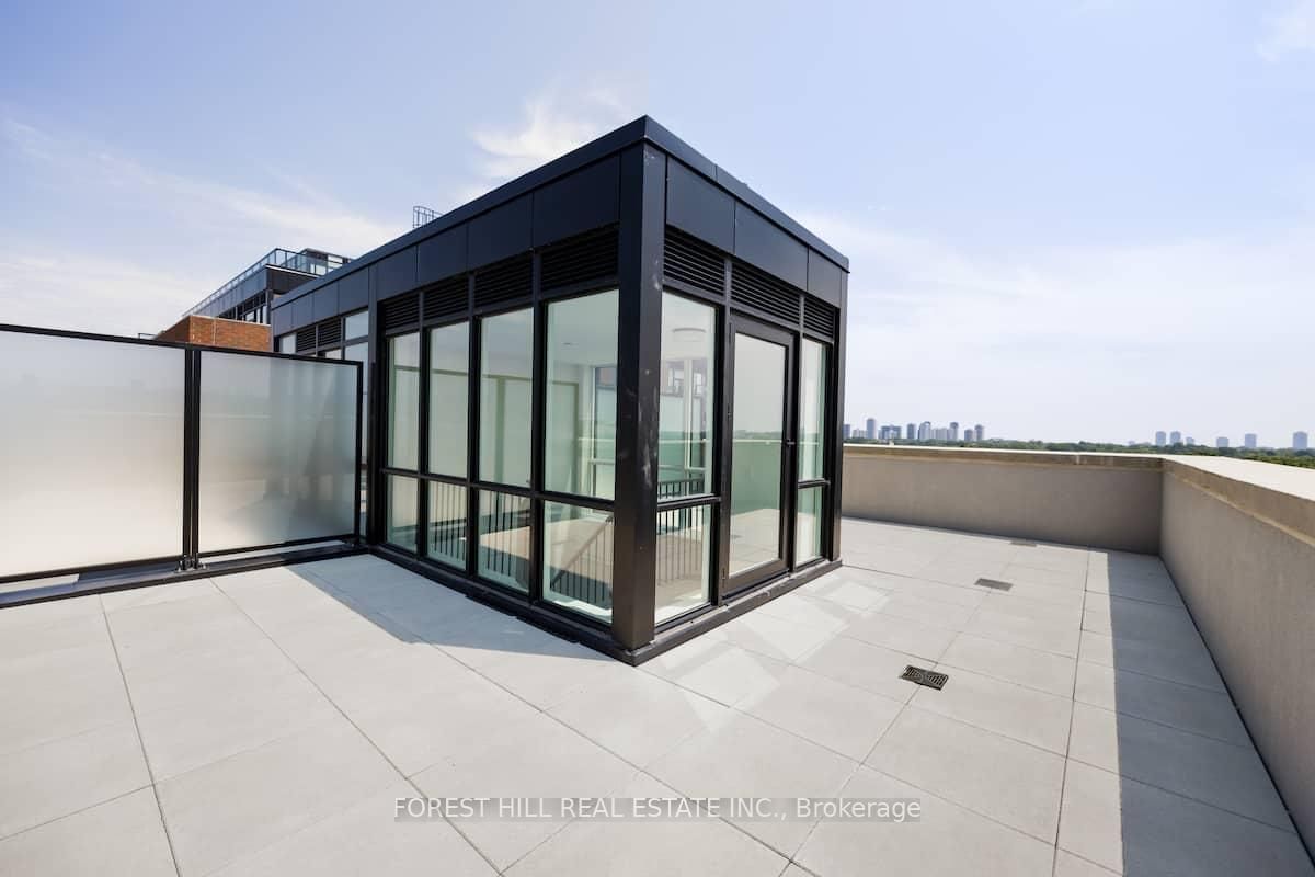2300 W ST CLAIR Avenue • #725 • Toronto, ON photo 32