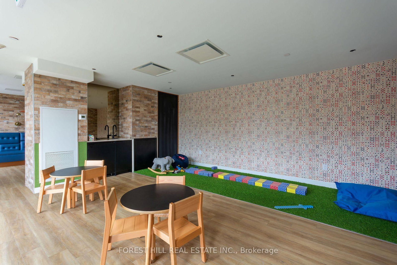 2300 W ST CLAIR Avenue • #725 • Toronto, ON photo 37
