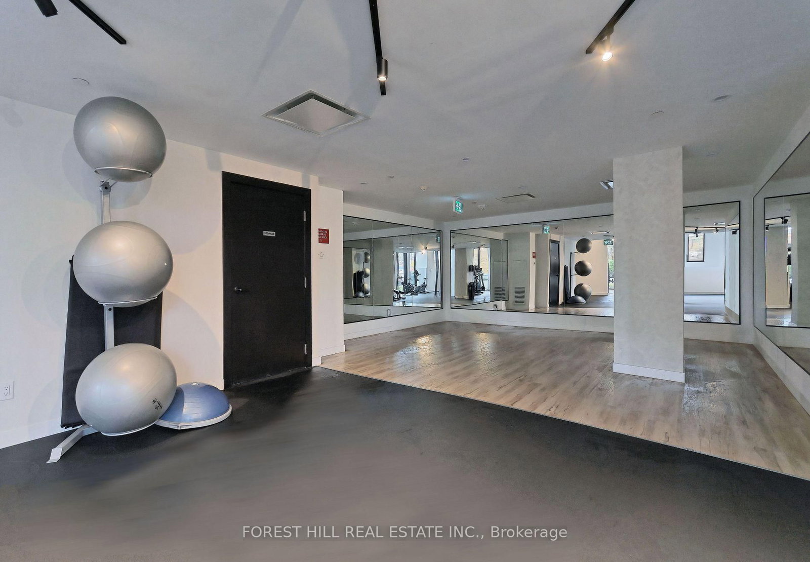 2300 W ST CLAIR Avenue • #725 • Toronto, ON photo 39