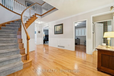 209 Nottingham Drive • Oakville, ON photo 6