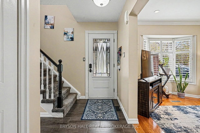 2122 Hunt Crescent