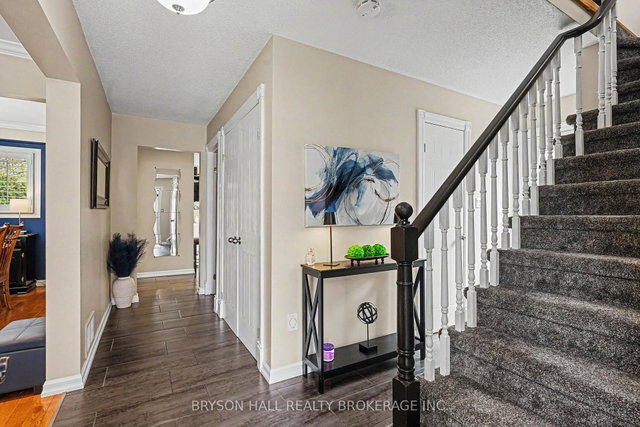 2122 Hunt Crescent