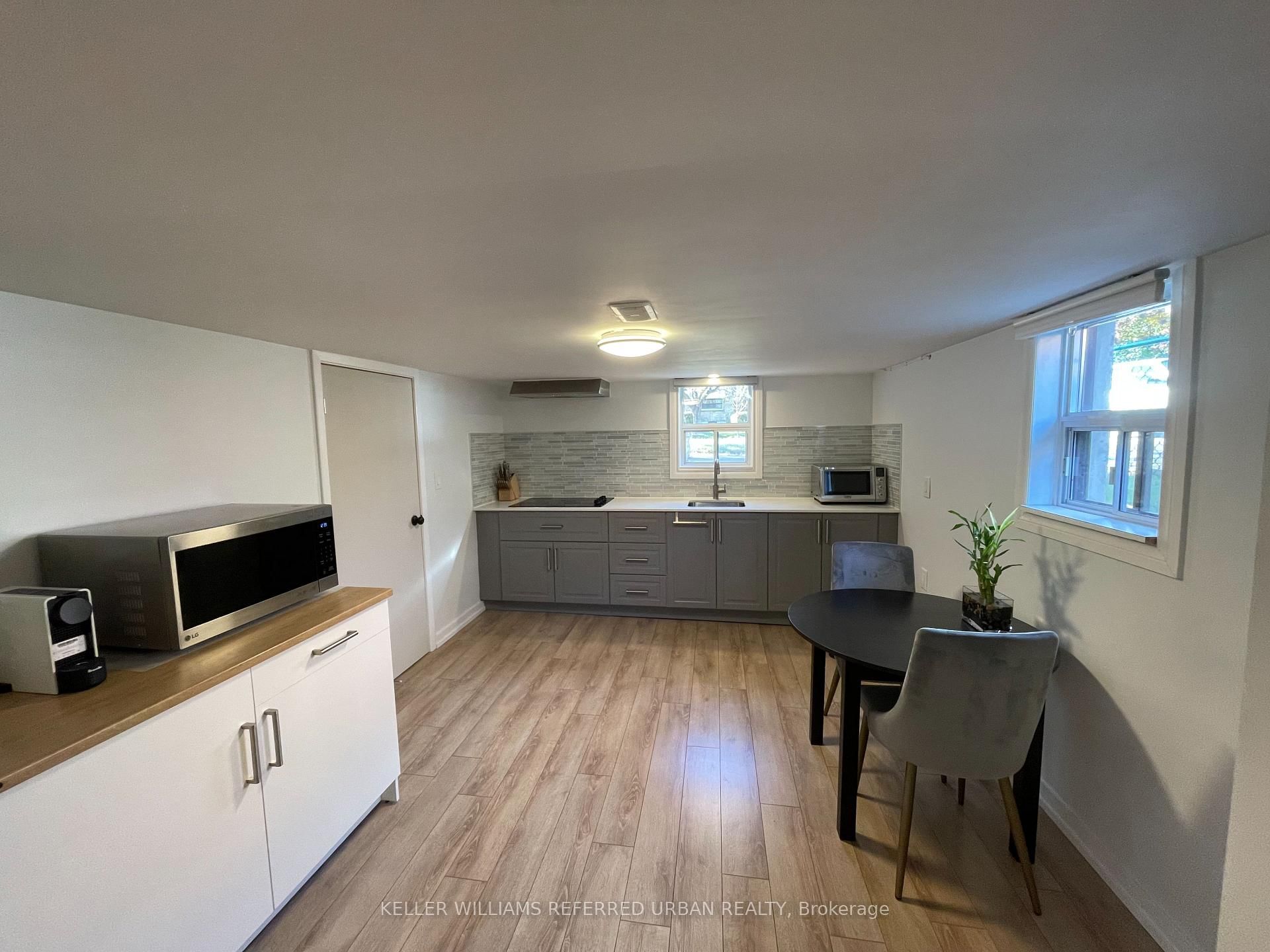 7 Ashmore Avenue