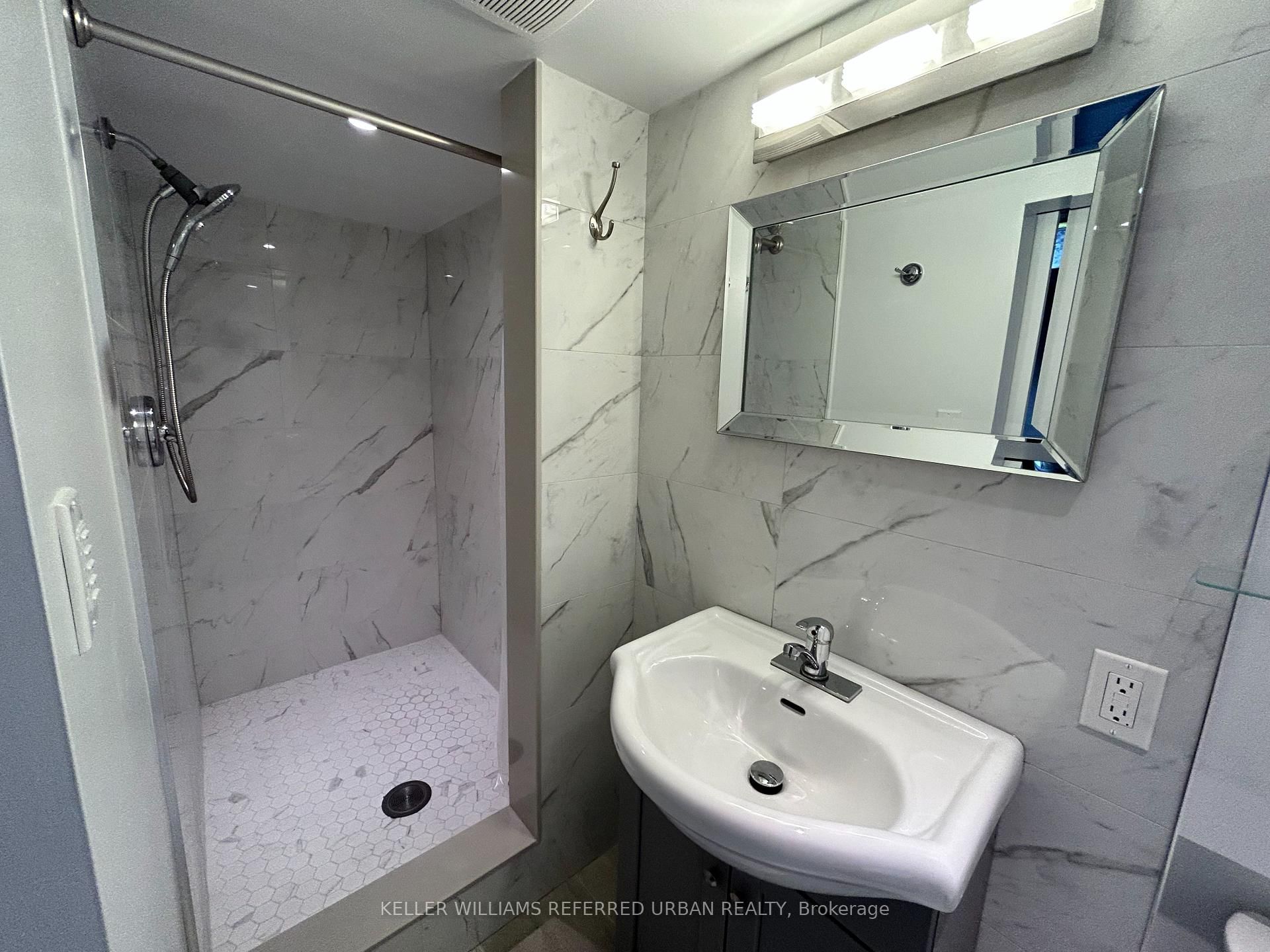 7 Ashmore Avenue, Unit Lower