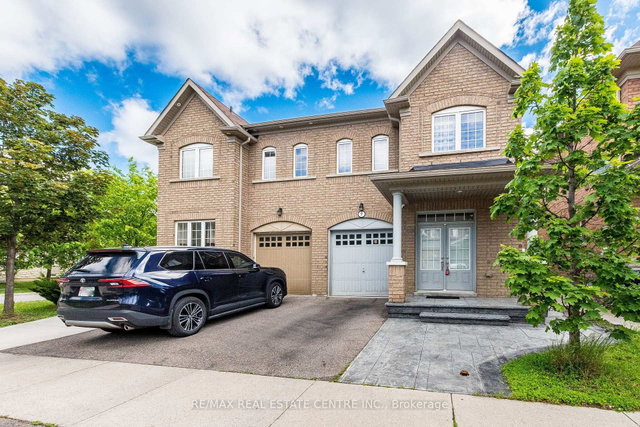 7 Loftsmoor Drive