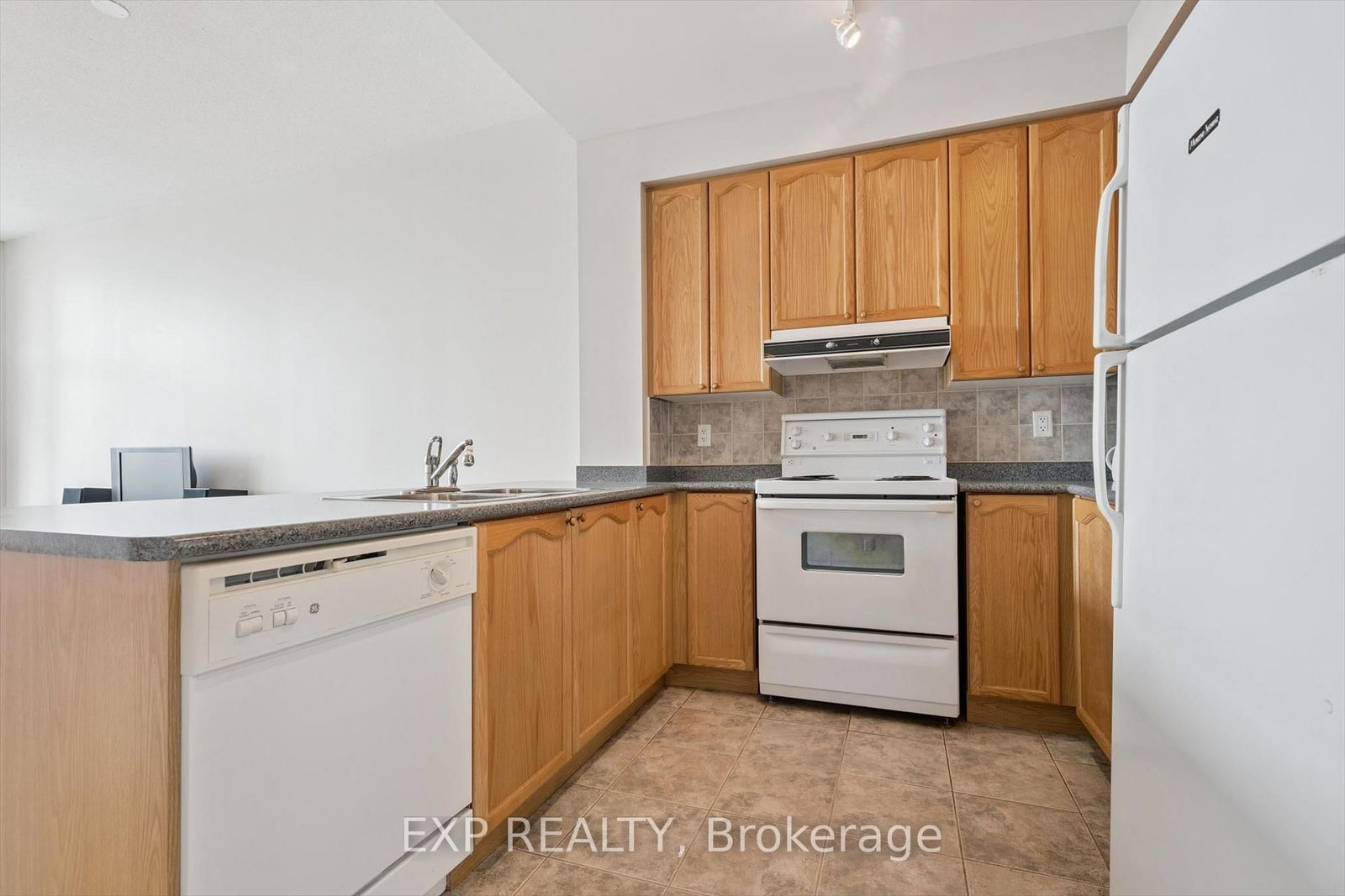 70 Port Street E • #607 • Mississauga, ON photo 8