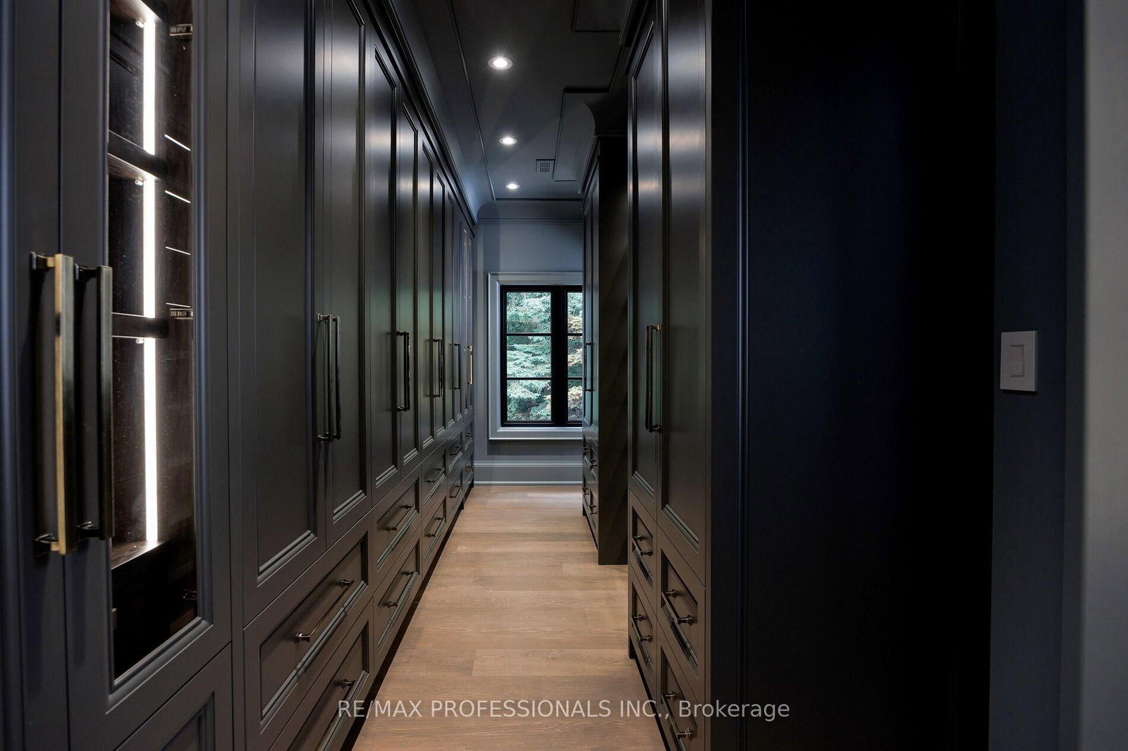30 Dacre Crescent • Toronto, ON photo 37