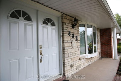 888 Bloor Mississauga,ON L4Y 2M9 — Photo 3