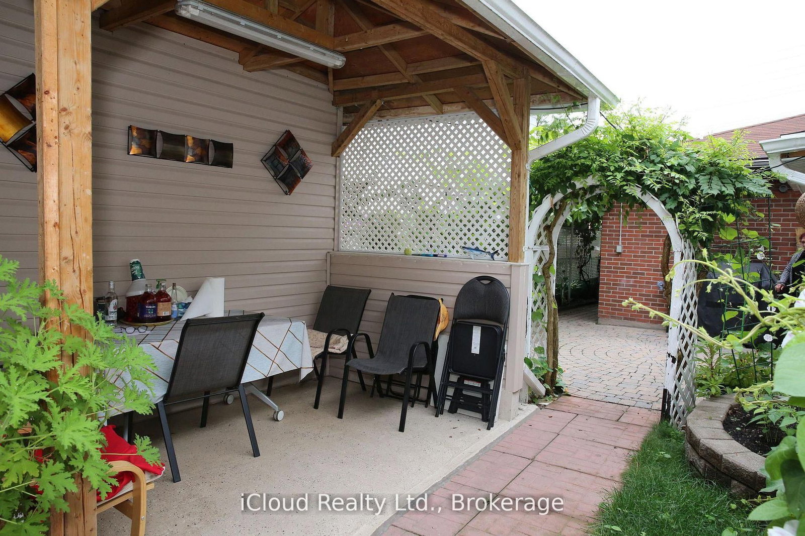 888 Bloor Mississauga,ON L4Y 2M9 — Photo 5