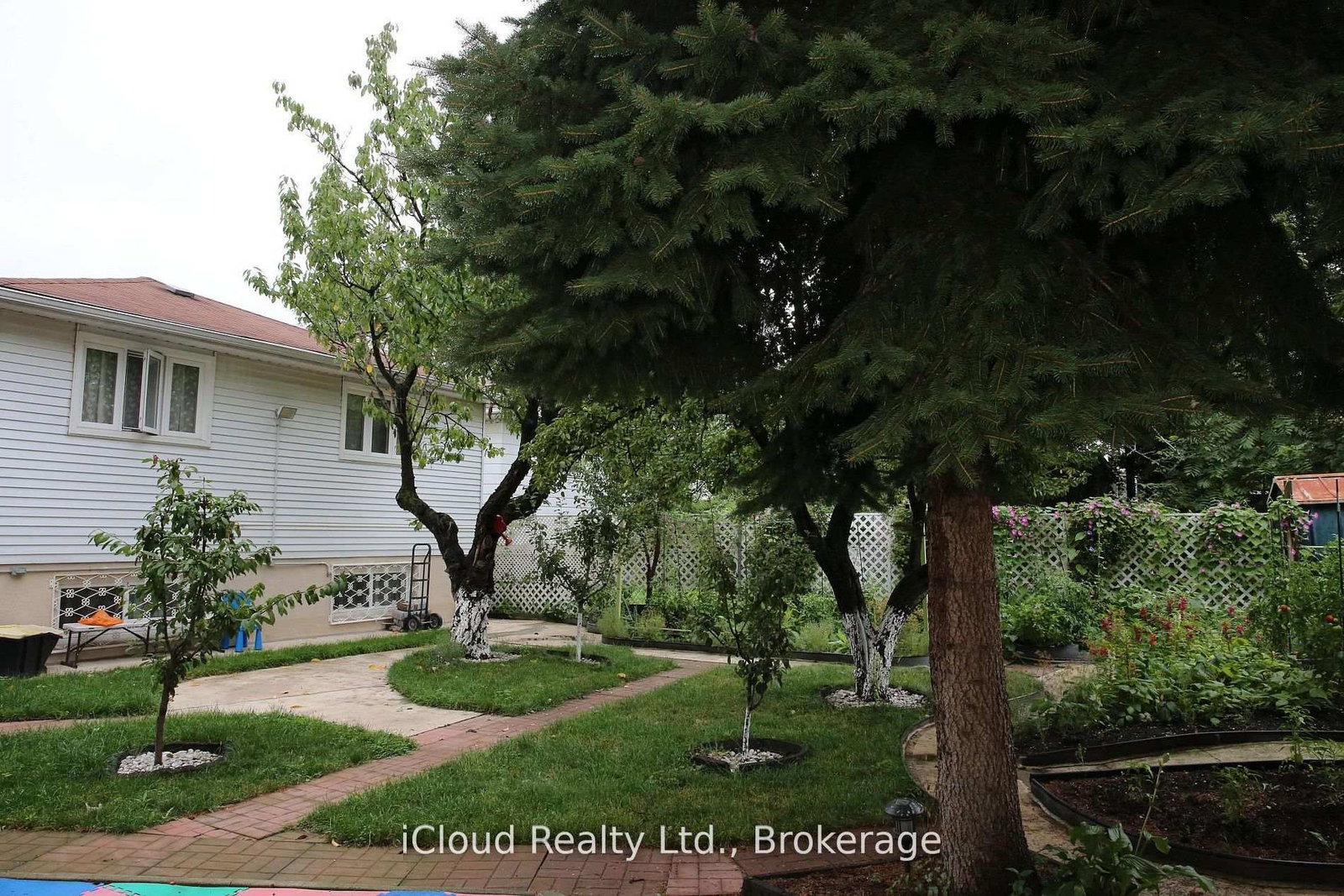 888 Bloor Mississauga,ON L4Y 2M9 — Photo 8