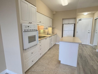 Unit 1007 — 810 Scollard Court — photo 3