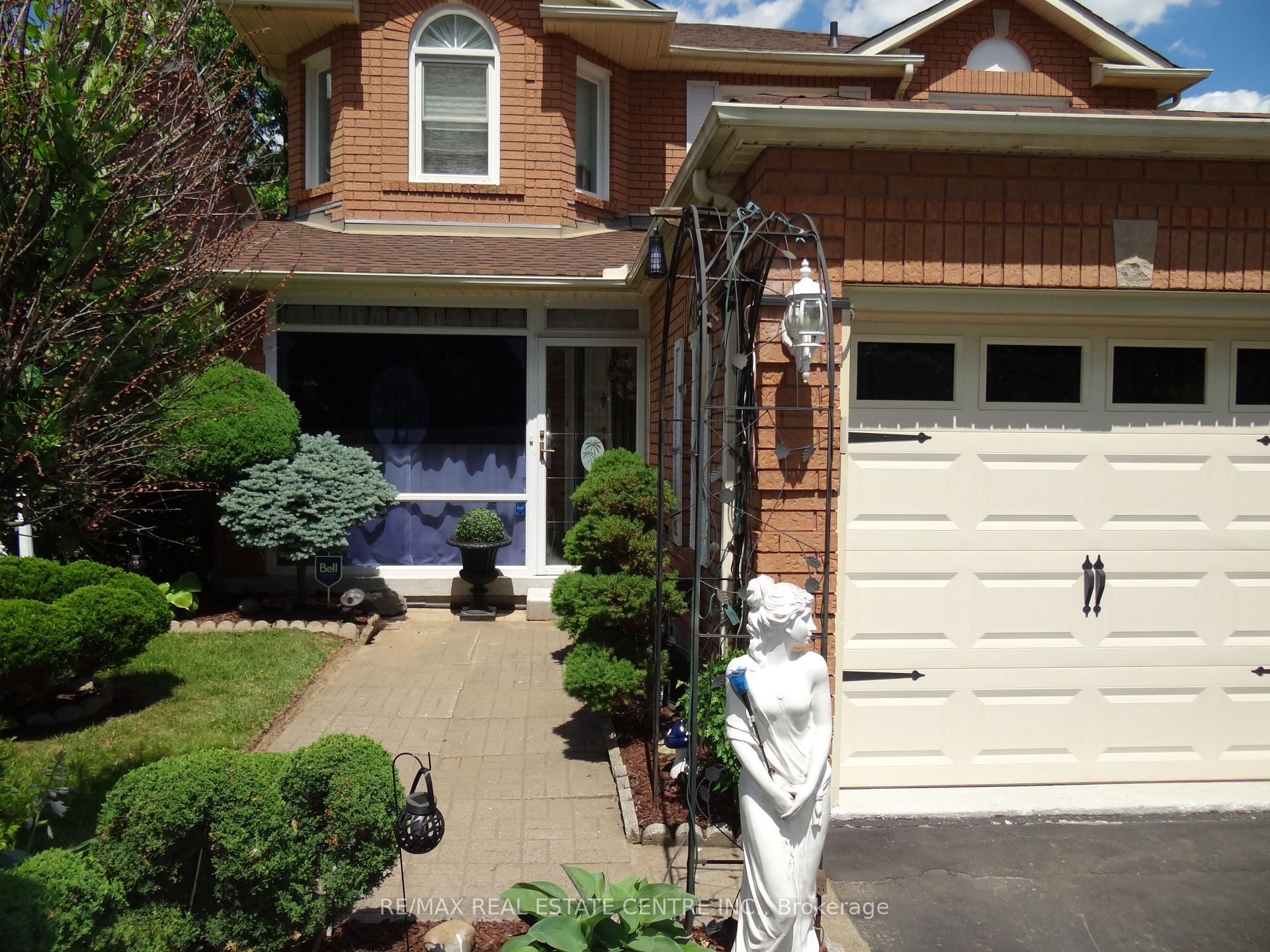 42 Davis Crescent