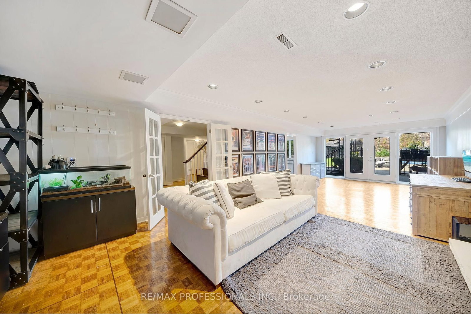 52 Courtsfield Crescent • Toronto, ON photo 32