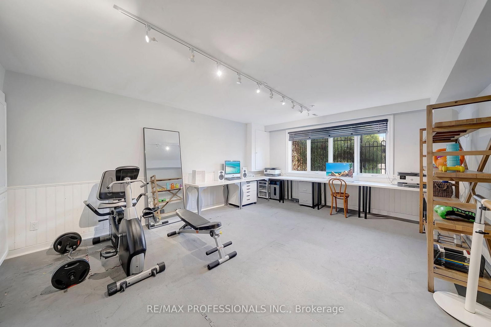 52 Courtsfield Crescent • Toronto, ON photo 38