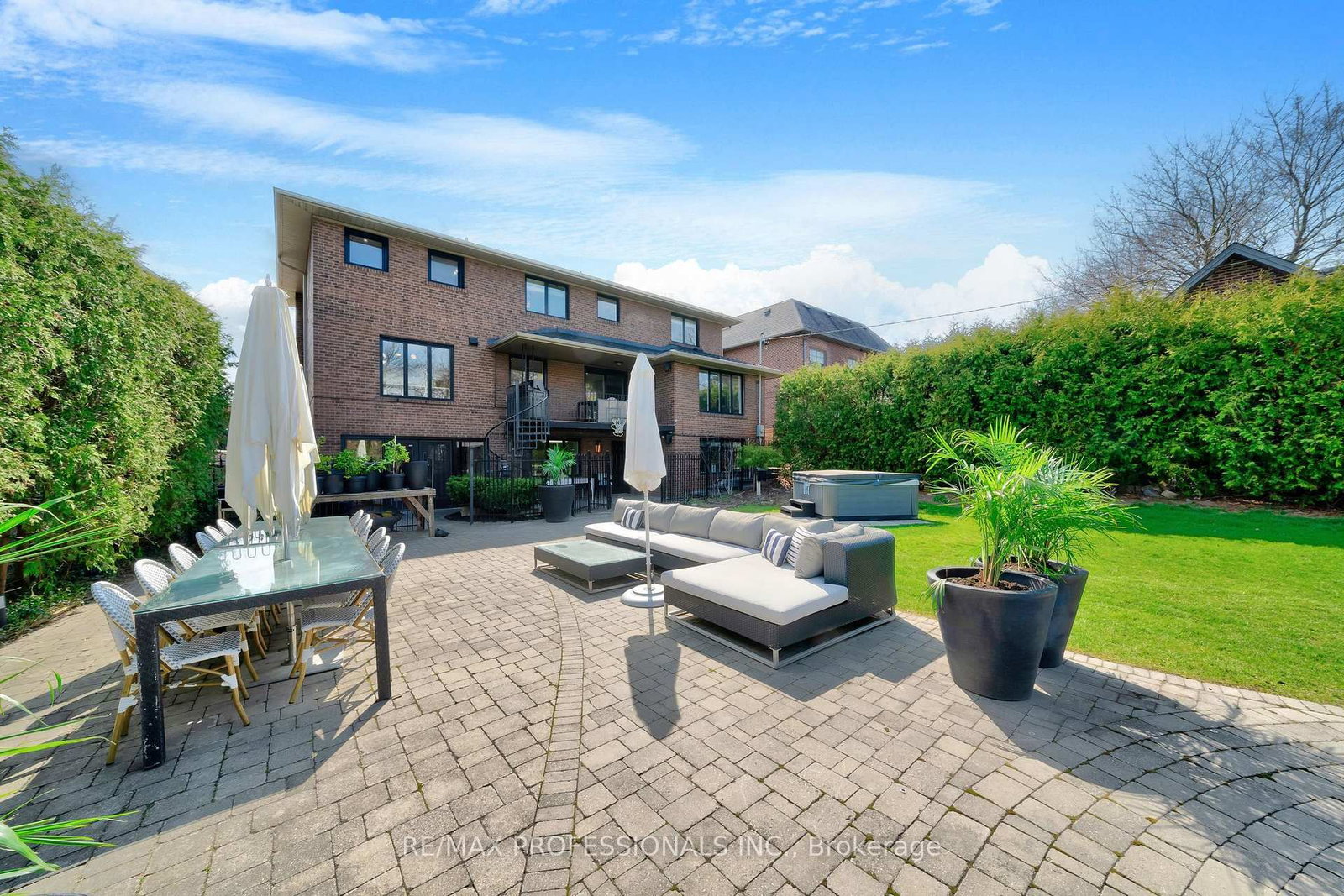 52 Courtsfield Crescent • Toronto, ON photo 42