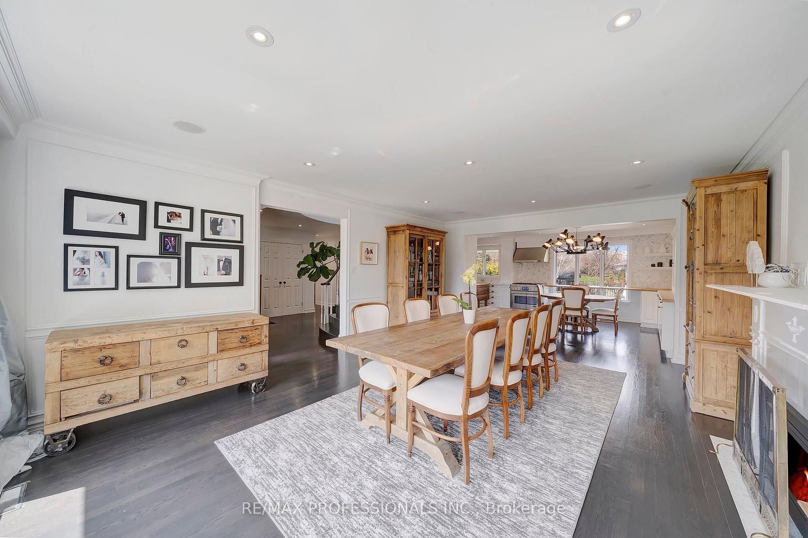 52 Courtsfield Crescent • Toronto, ON photo 6