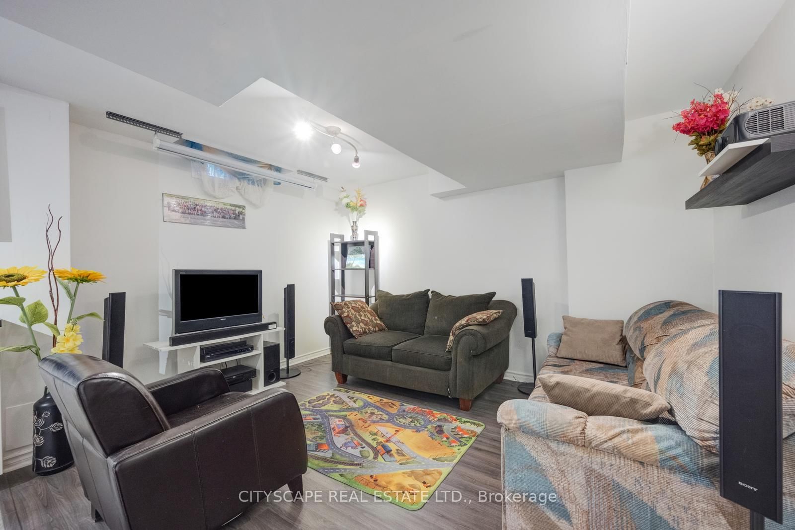 301 Kingsbridge Garden • Mississauga, ON photo 37