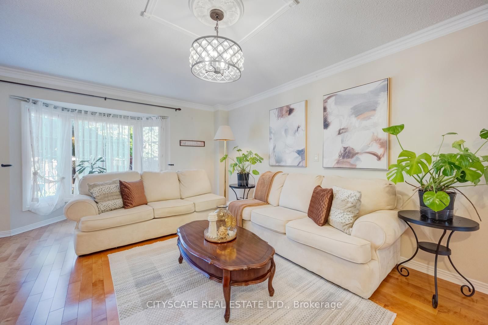 301 Kingsbridge Garden • Mississauga, ON photo 7