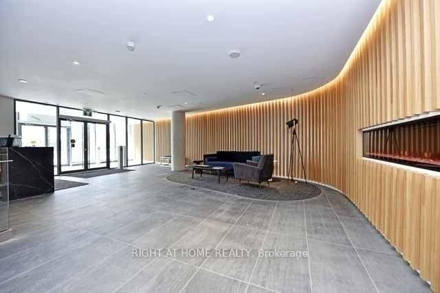 317 - 160 Flemington Road
