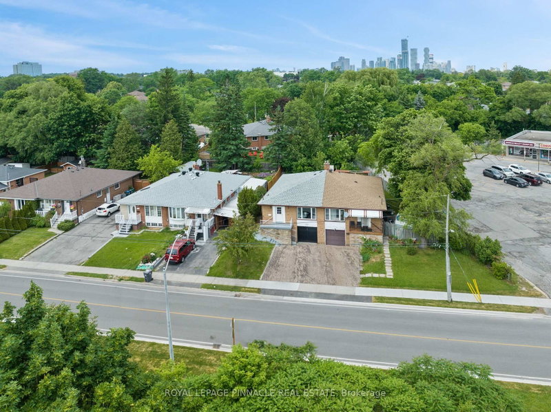 3361 The Credit Woodlands