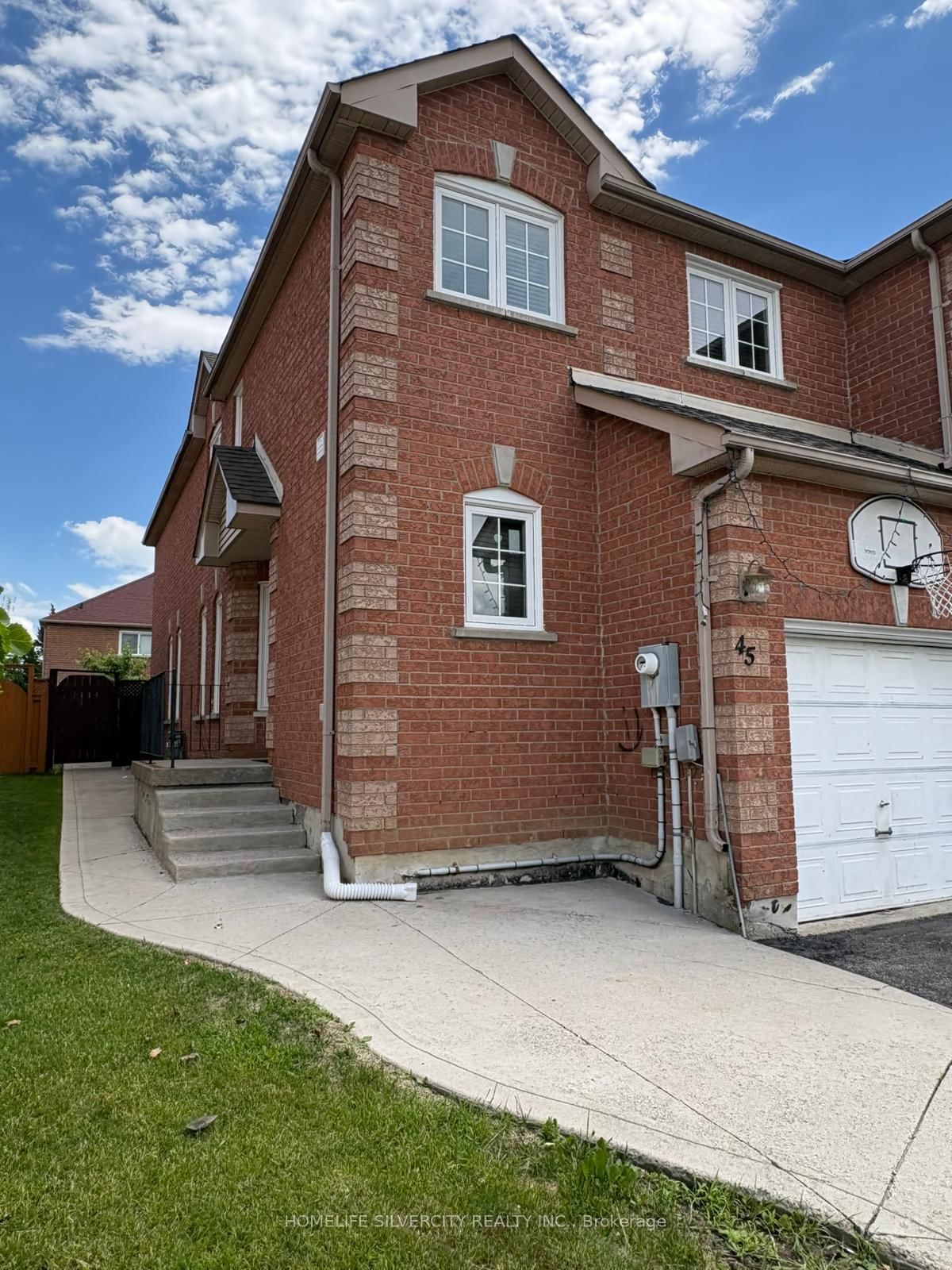 45 Piane Avenue • Brampton, ON photo 4