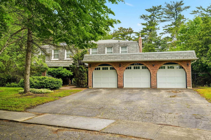 251 Dolphin Court