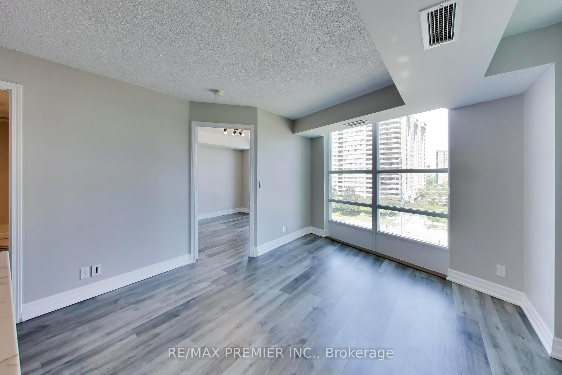 33 Elm Drive W, Unit 612