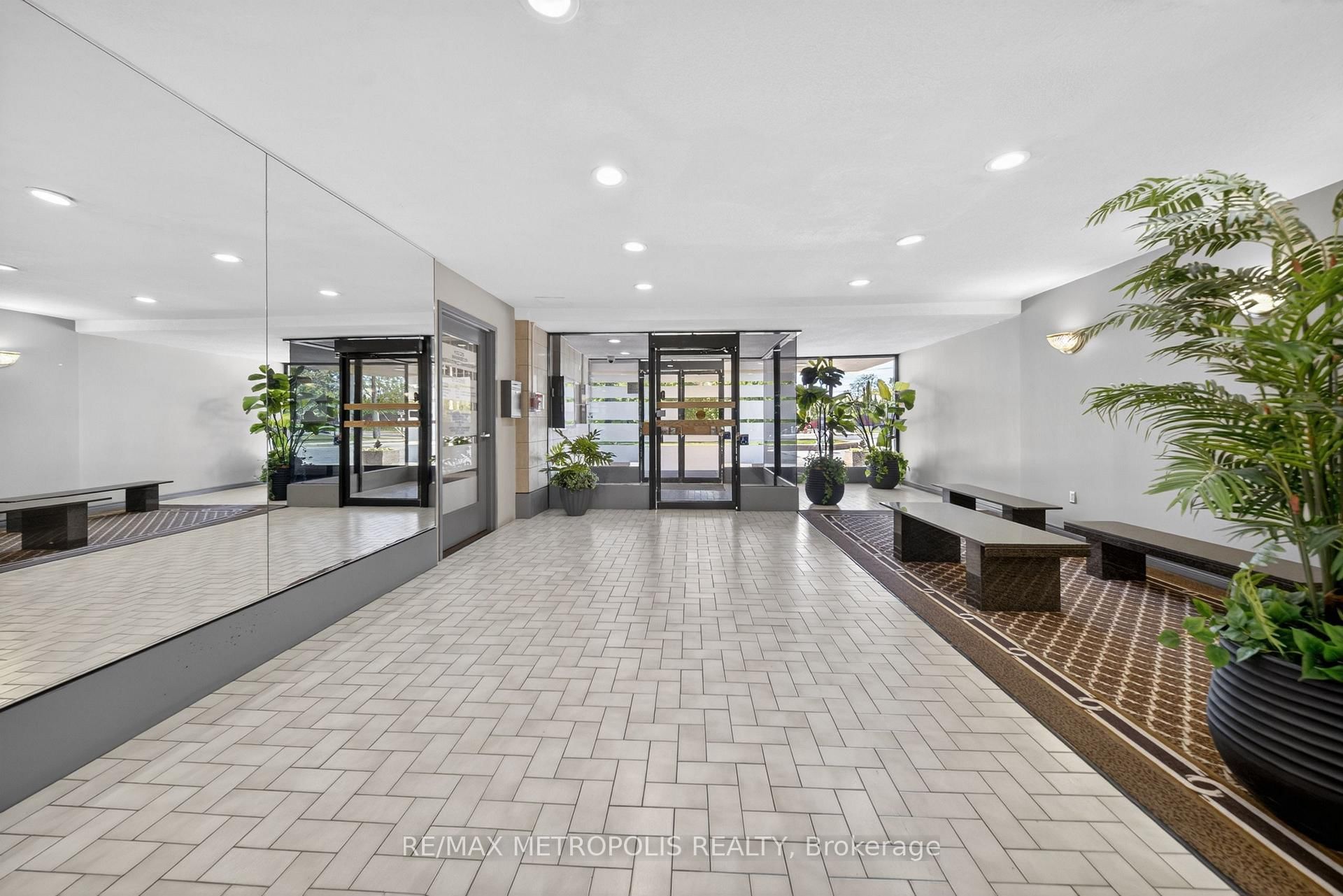 2825 Islington Avenue, Unit 104