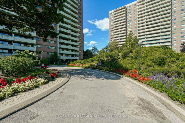 1907 - 250 Scarlett Road