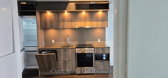 4006 - 448 Burmhamthorpe Road W
