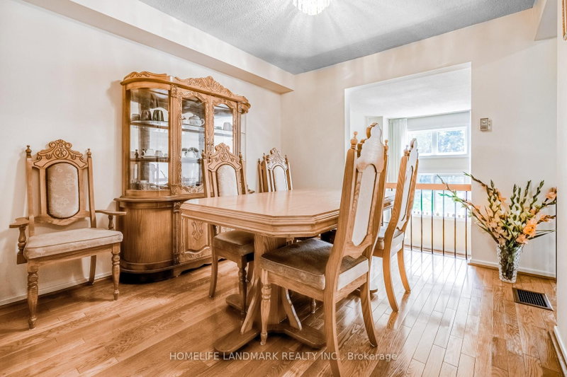 4165 Fieldgate Mississauga,ON L4W 2M9 — Photo 10