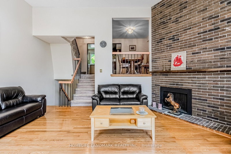 4165 Fieldgate Mississauga,ON L4W 2M9 — Photo 9