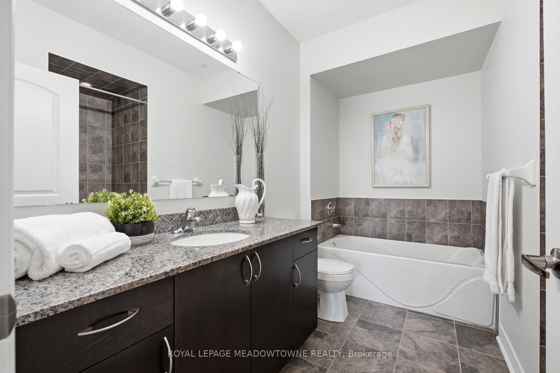 383 Main Street E, Unit 308