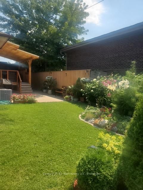156 The Westway • Toronto, ON photo 27