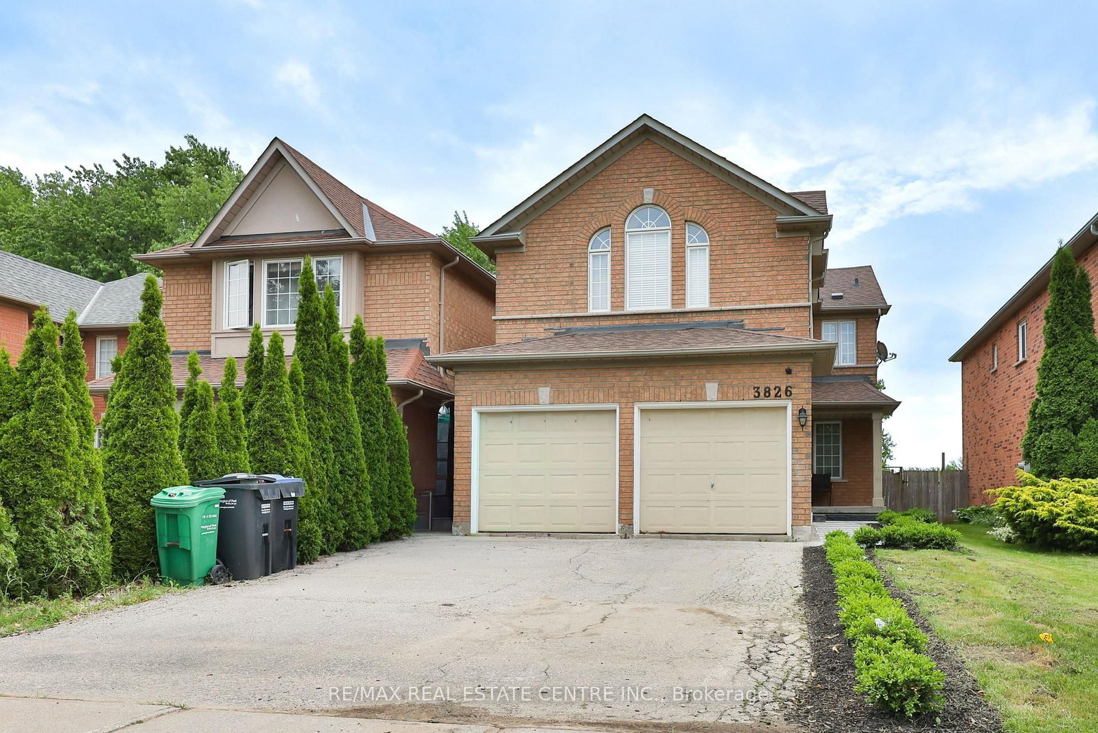 3826 forest bluff Crescent • Mississauga, ON photo 1
