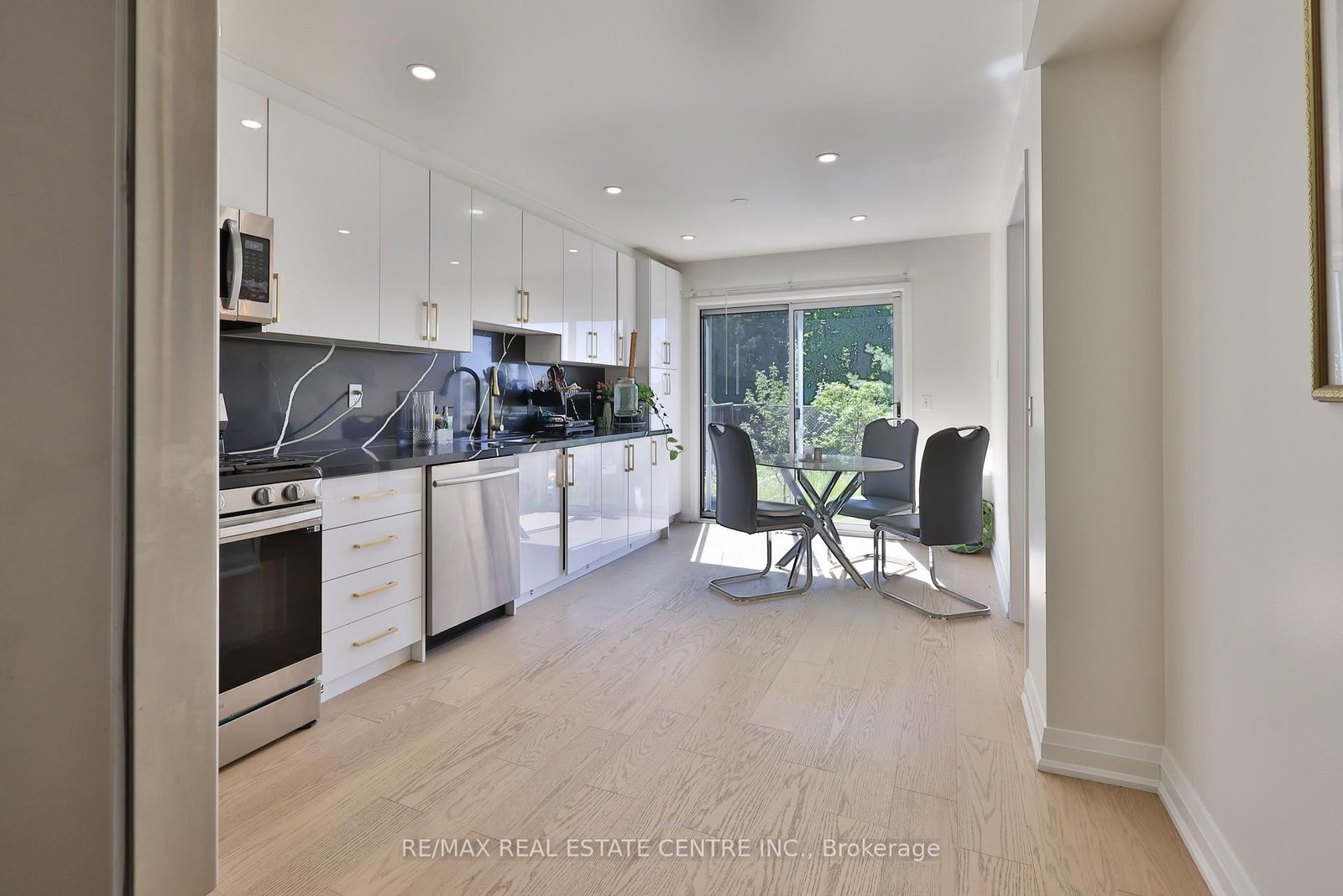3826 forest bluff Crescent • Mississauga, ON photo 17