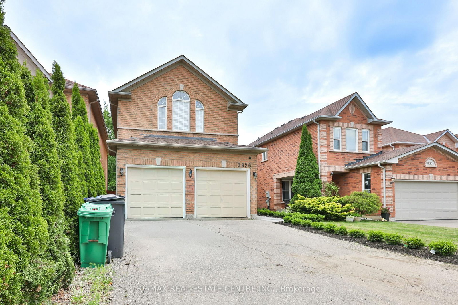 3826 forest bluff Crescent • Mississauga, ON photo 3