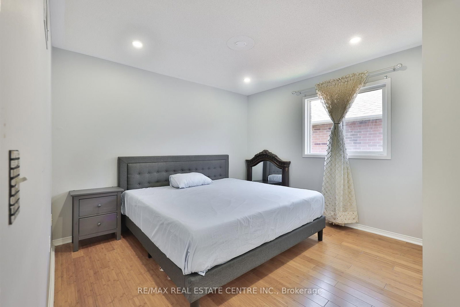 3826 forest bluff Crescent • Mississauga, ON photo 31