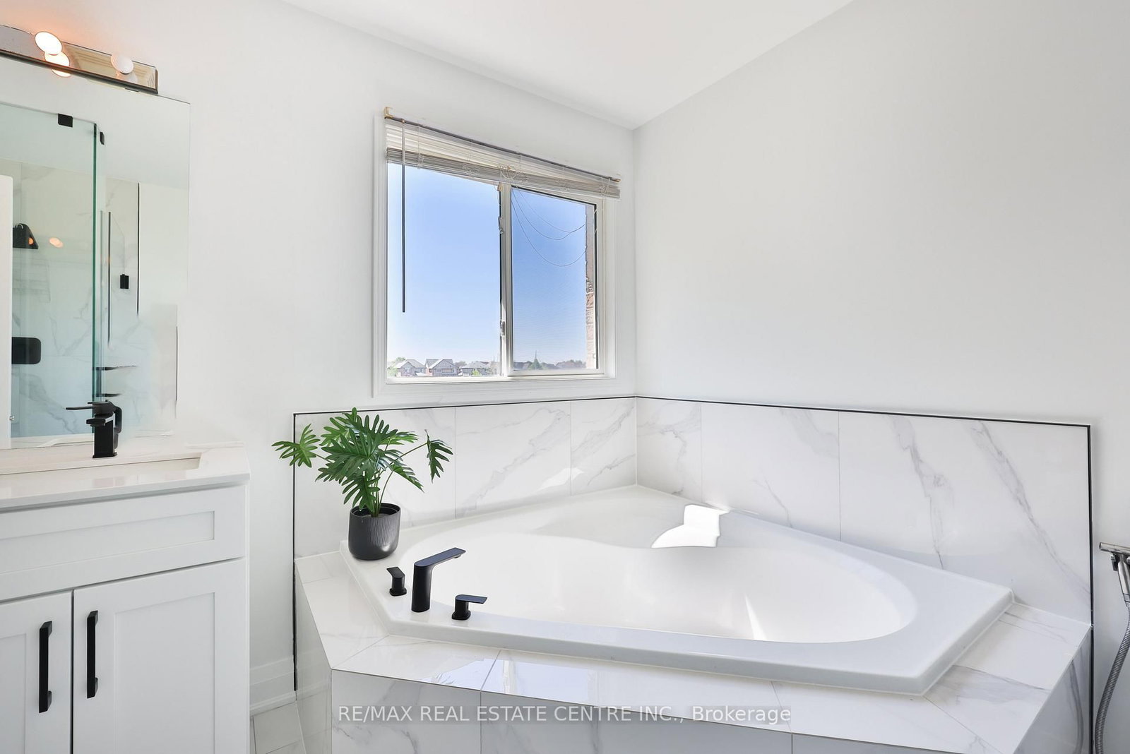 3826 forest bluff Crescent • Mississauga, ON photo 36