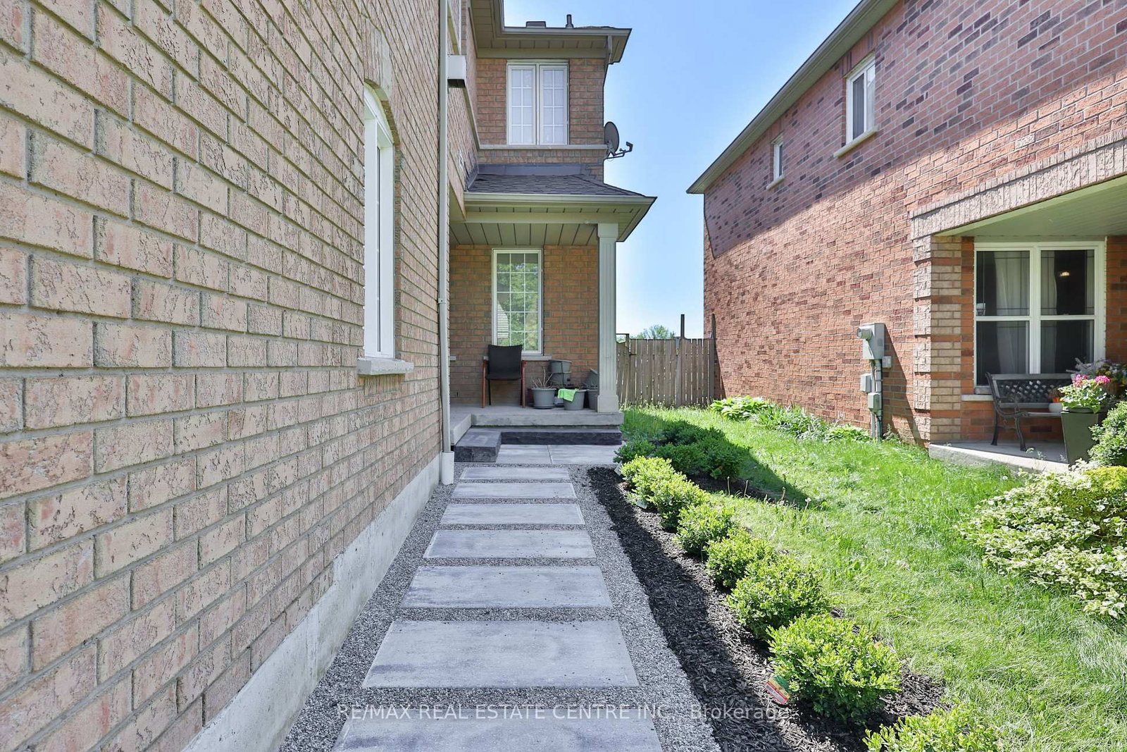 3826 forest bluff Crescent • Mississauga, ON photo 5