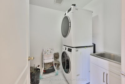 3826 forest bluff Crescent • Mississauga, ON photo 8