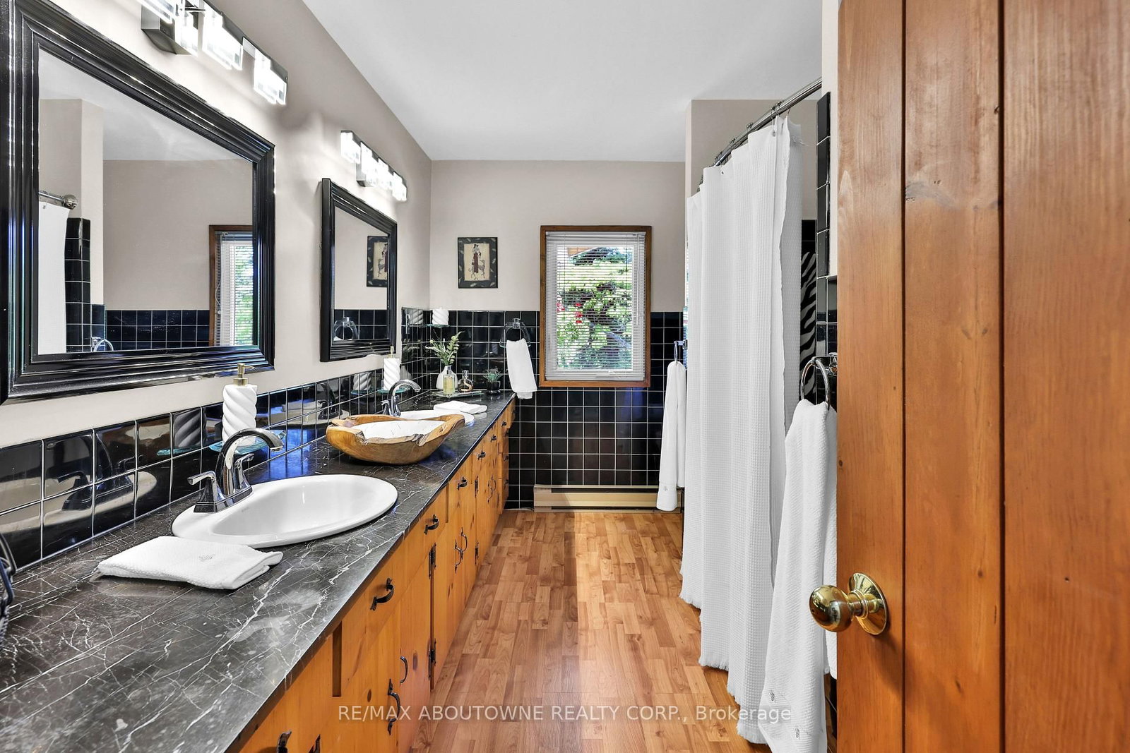 2360 8 Side Road • Burlington, ON photo 21