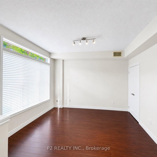 7 - 3062 Lake Shore Boulevard W