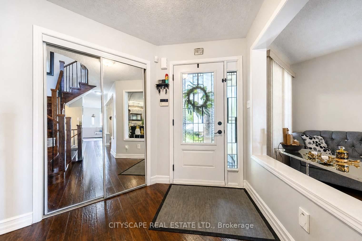 764 Avocado Mississauga,Ontario L5W 1H4 — Photo 4