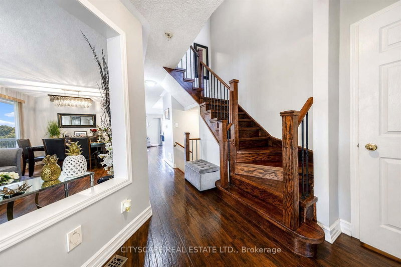 764 Avocado Mississauga,Ontario L5W 1H4 — Photo 5
