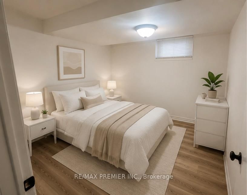 Lower-11 Seneca Avenue, Toronto, ON, photo 4