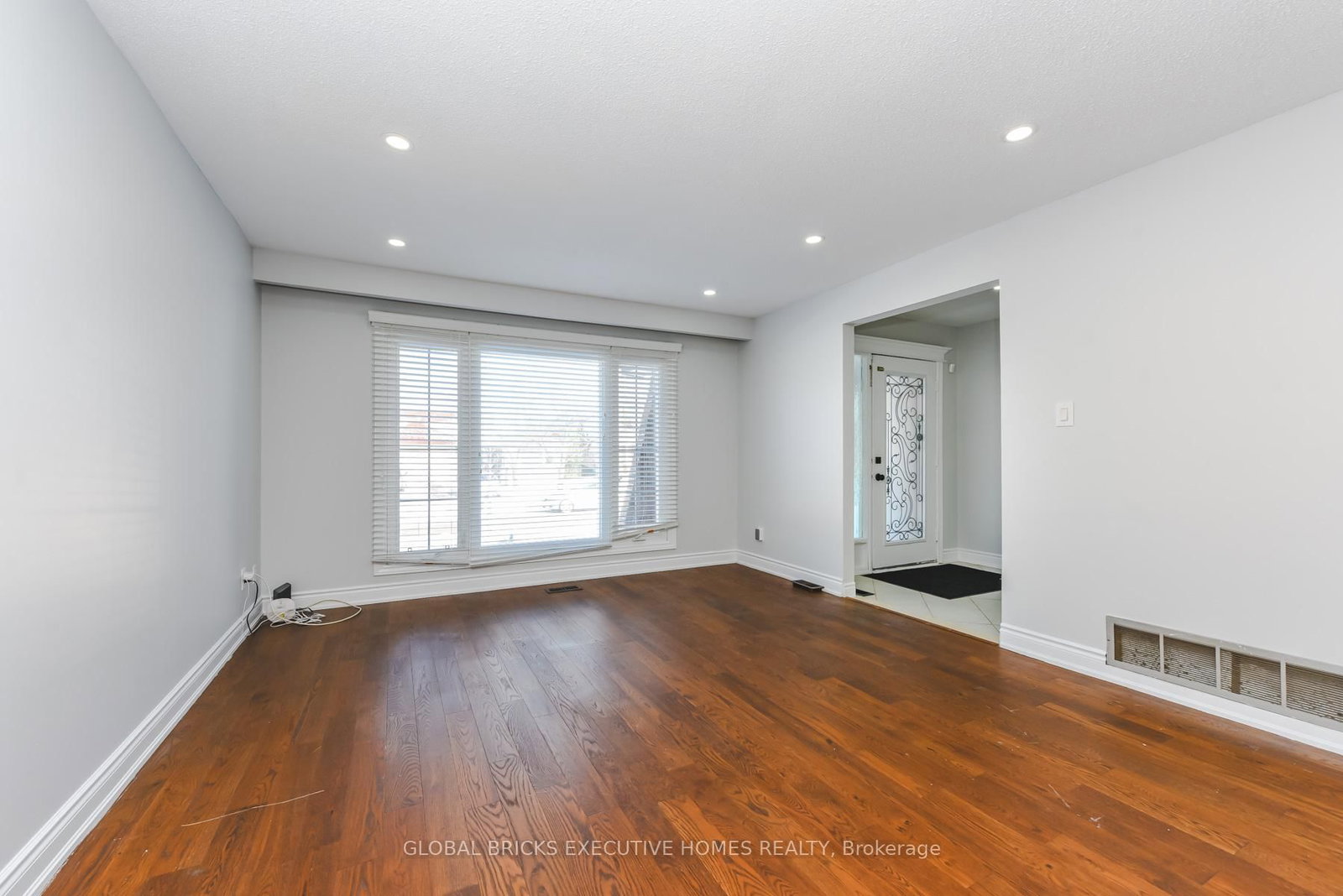77 Blackthorn Lane • Brampton, ON photo 10