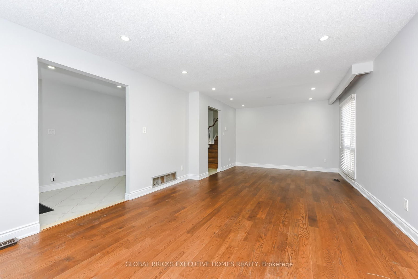 77 Blackthorn Lane • Brampton, ON photo 11