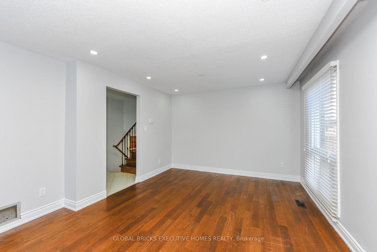 77 Blackthorn Lane • Brampton, ON photo 12