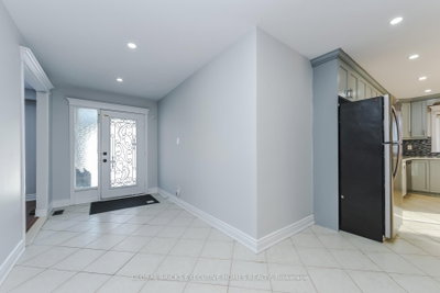 77 Blackthorn Lane • Brampton, ON photo 8
